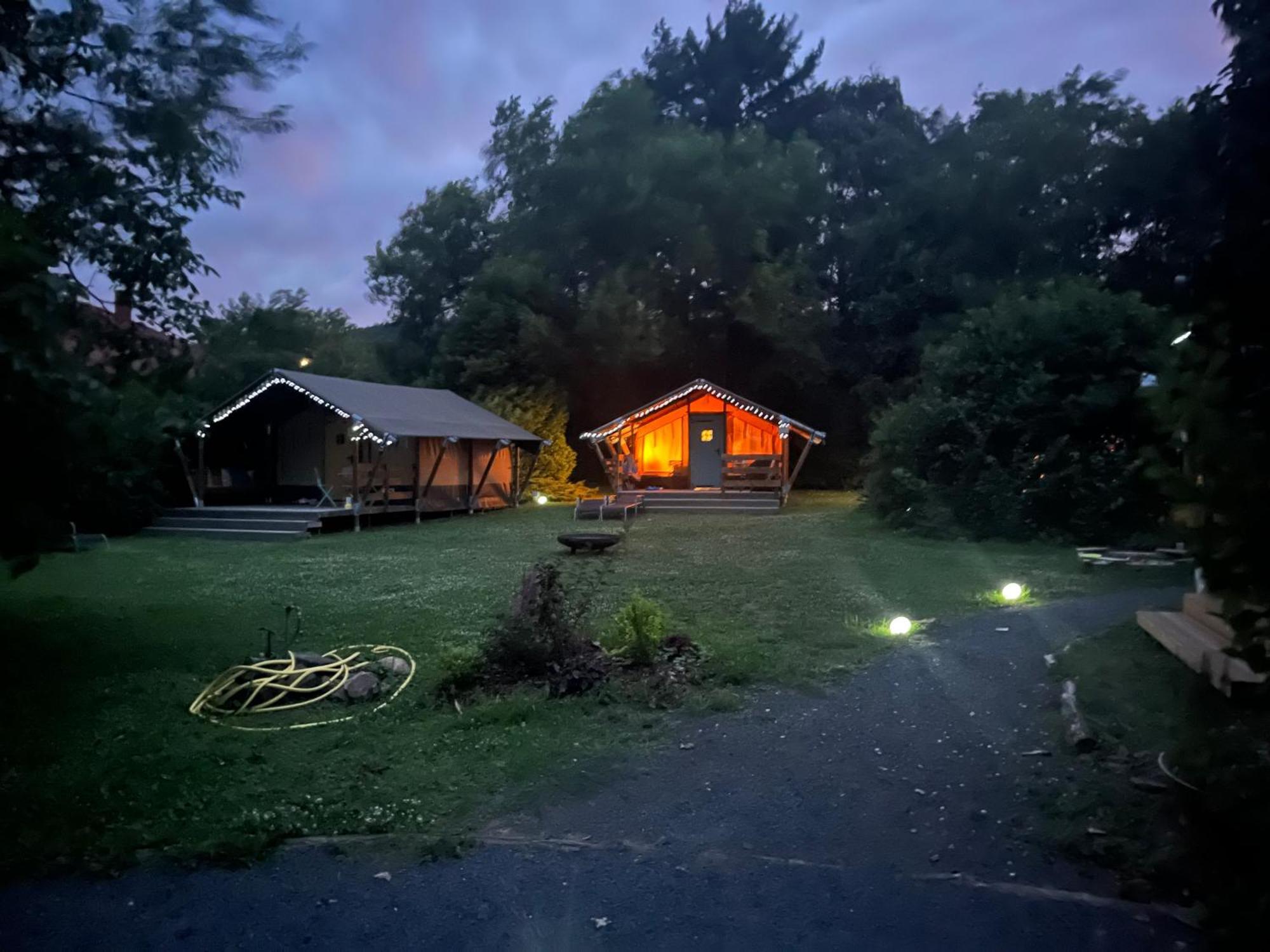 Rendes Glamping Hotel Balatonrendes Exterior photo